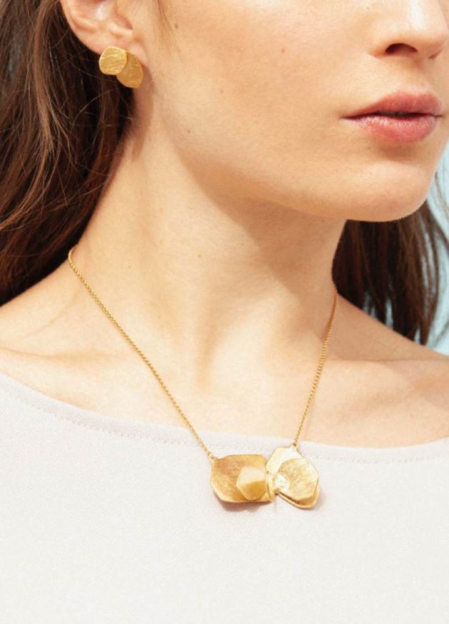 Nighwave Golden Necklace - Image 2