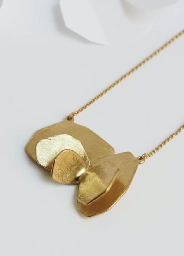 Nighwave Golden Necklace - Image 3