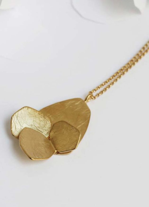 Splash Golden Necklace - Image 3